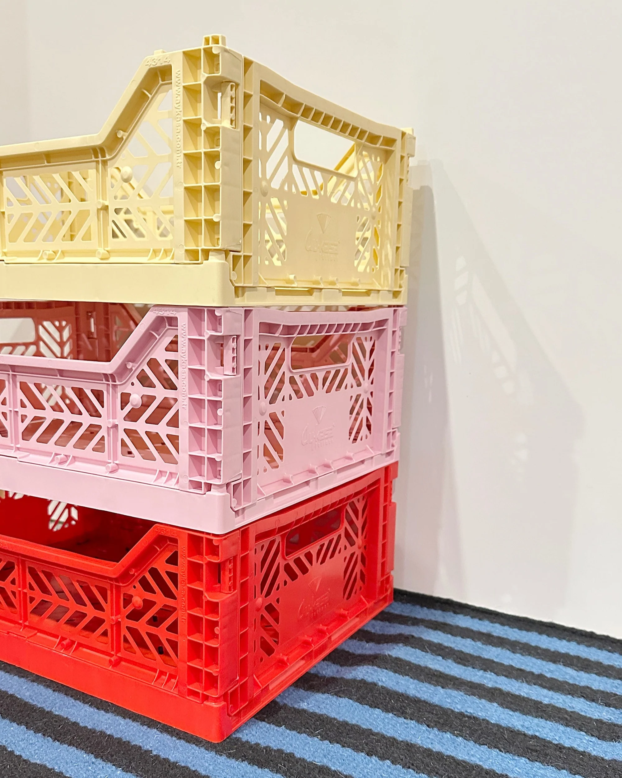 Folding Crates - Red - Image 3