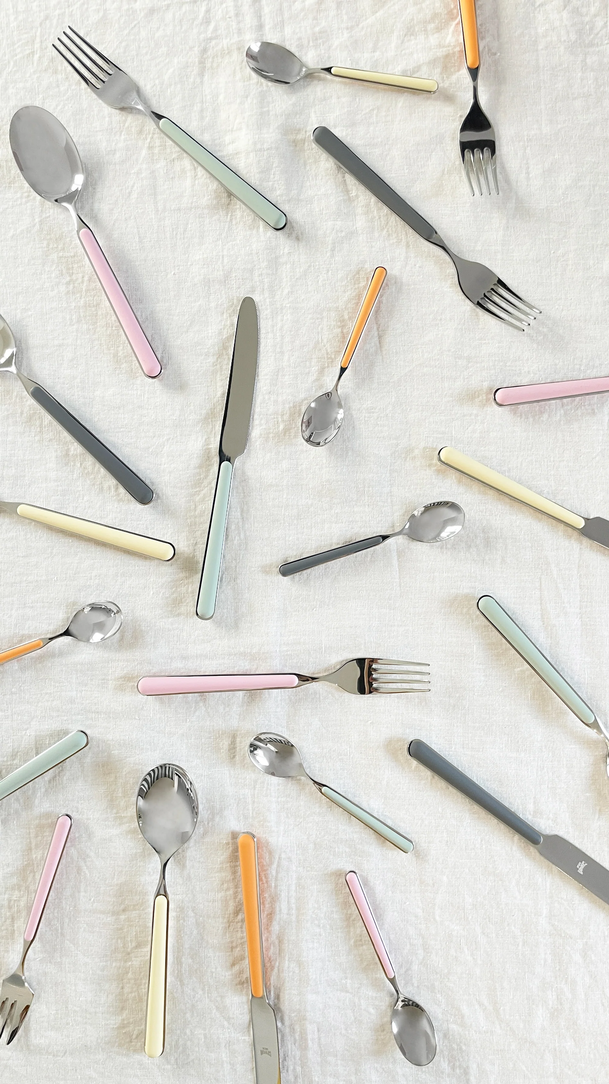 Fantasia Cutlery Set - Pale Rose - Image 4